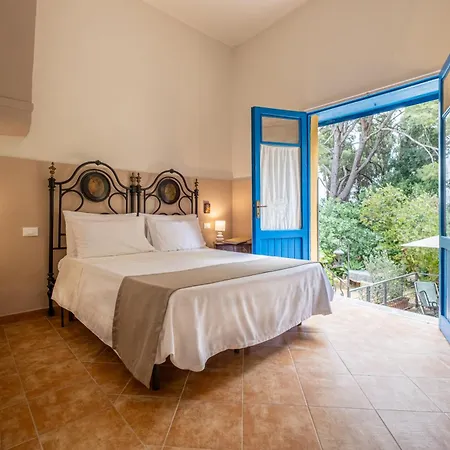 مزرعة للإقامة Duca Di Castelmonte *